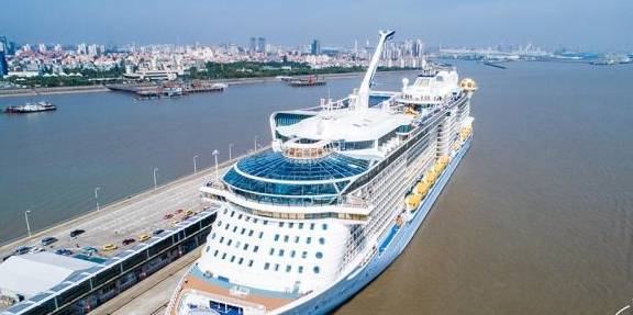 亚洲最大最豪华的邮轮，12.5亿美元建造，黄晓明Angelababy出席