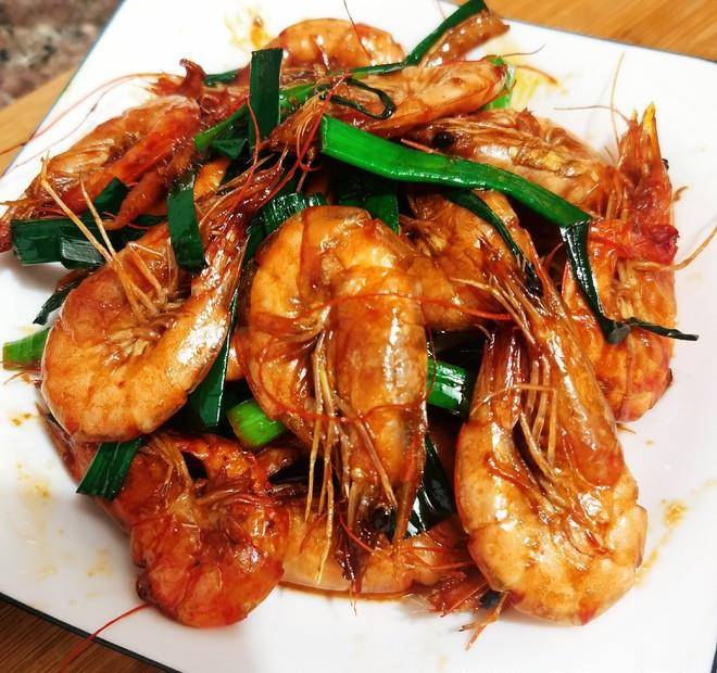 大虾怎么做好吃油焖大虾又简单 d4ca3c99fe8e4acd852f7806901bfb39.jpeg