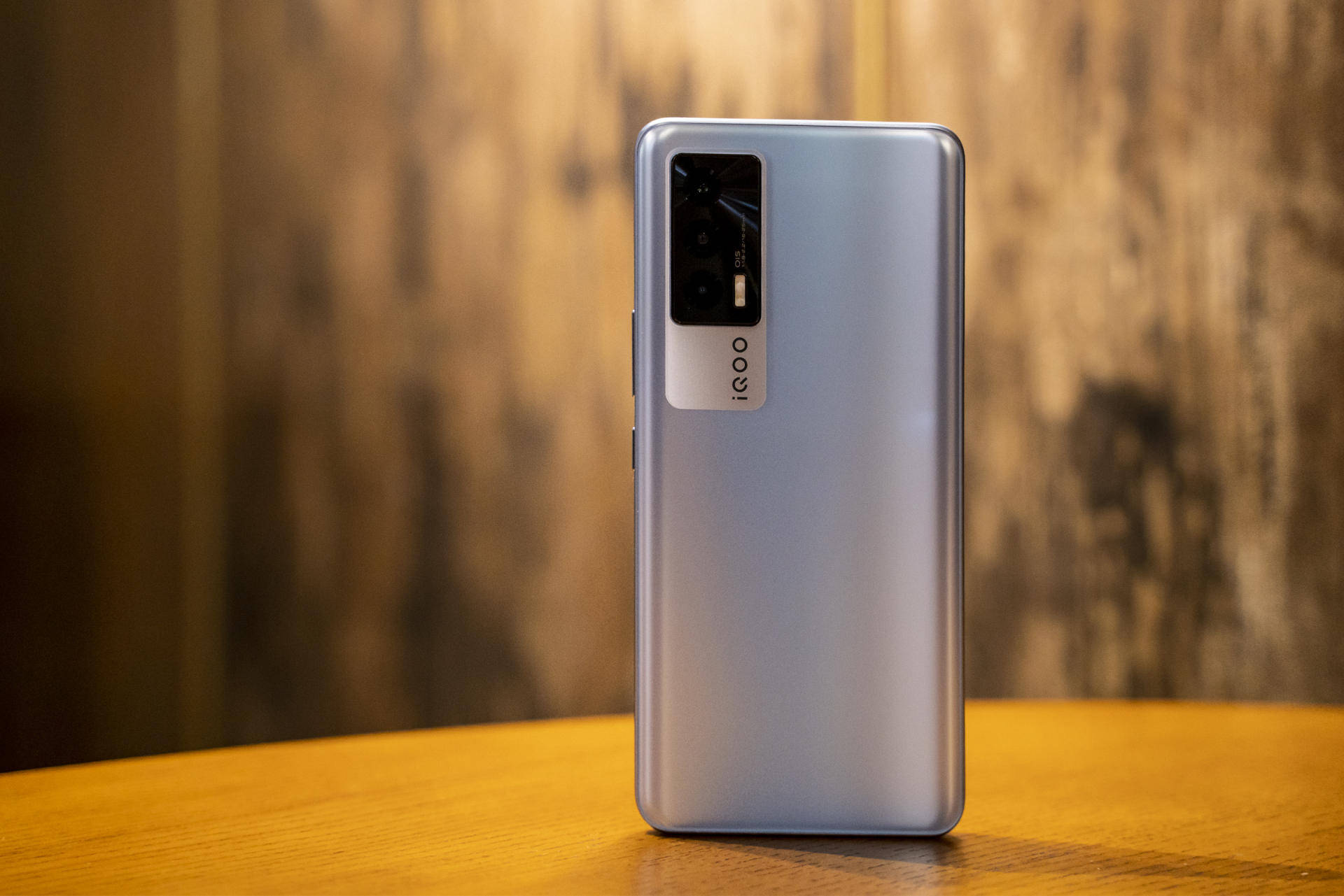 骁龙870独显芯片体验全面提升iqooneo5图赏