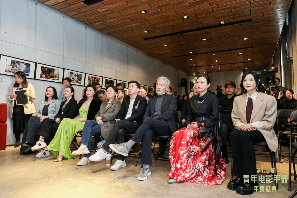 十堰铸邦文化推介家乡特产与张艺谋等电影人共襄盛举