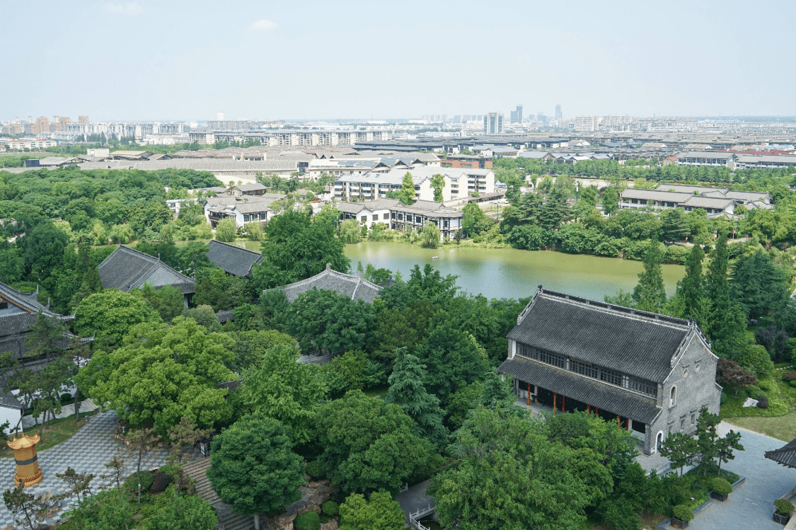 中国适合养老的4个三线城市，环境优美物价低，生活节奏慢