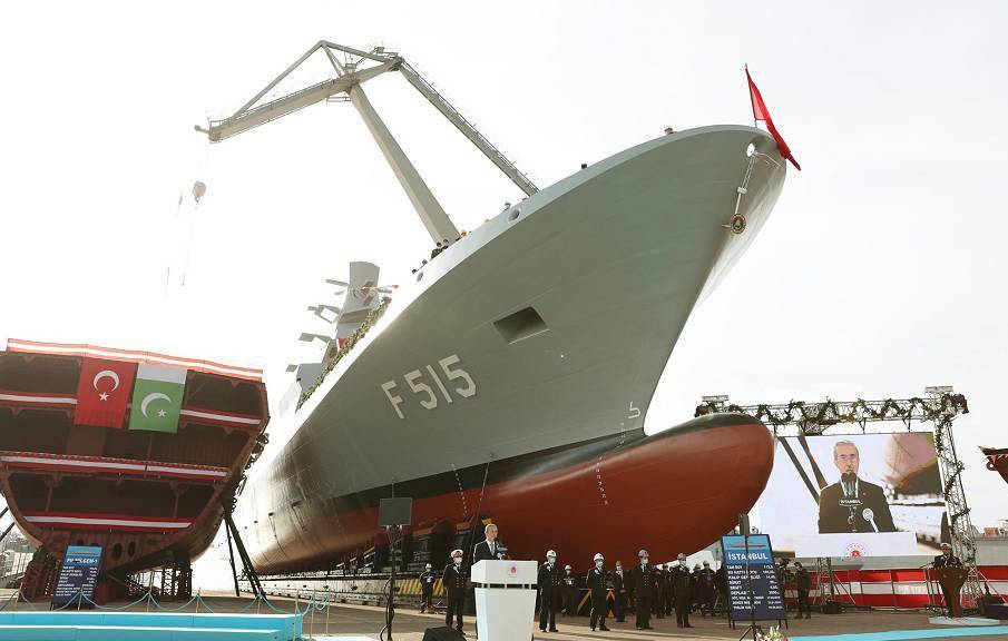 在伊斯坦布爾造船廠下水了i級護衛艦首艦tcg伊斯坦布爾號(舷號:f-515)