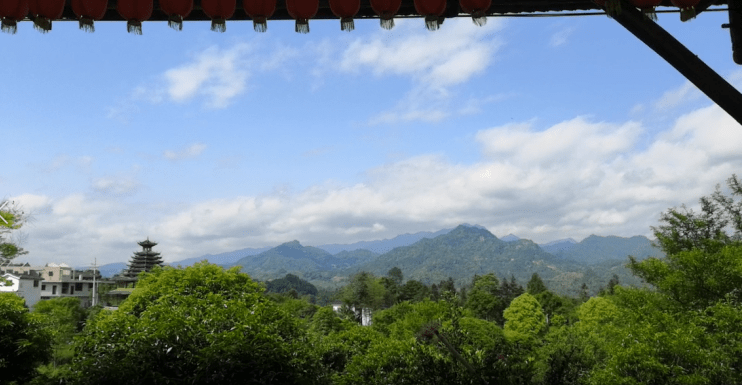 三月暖春，寻一处静谧郊外采茶去——枫香坡侗族风情寨