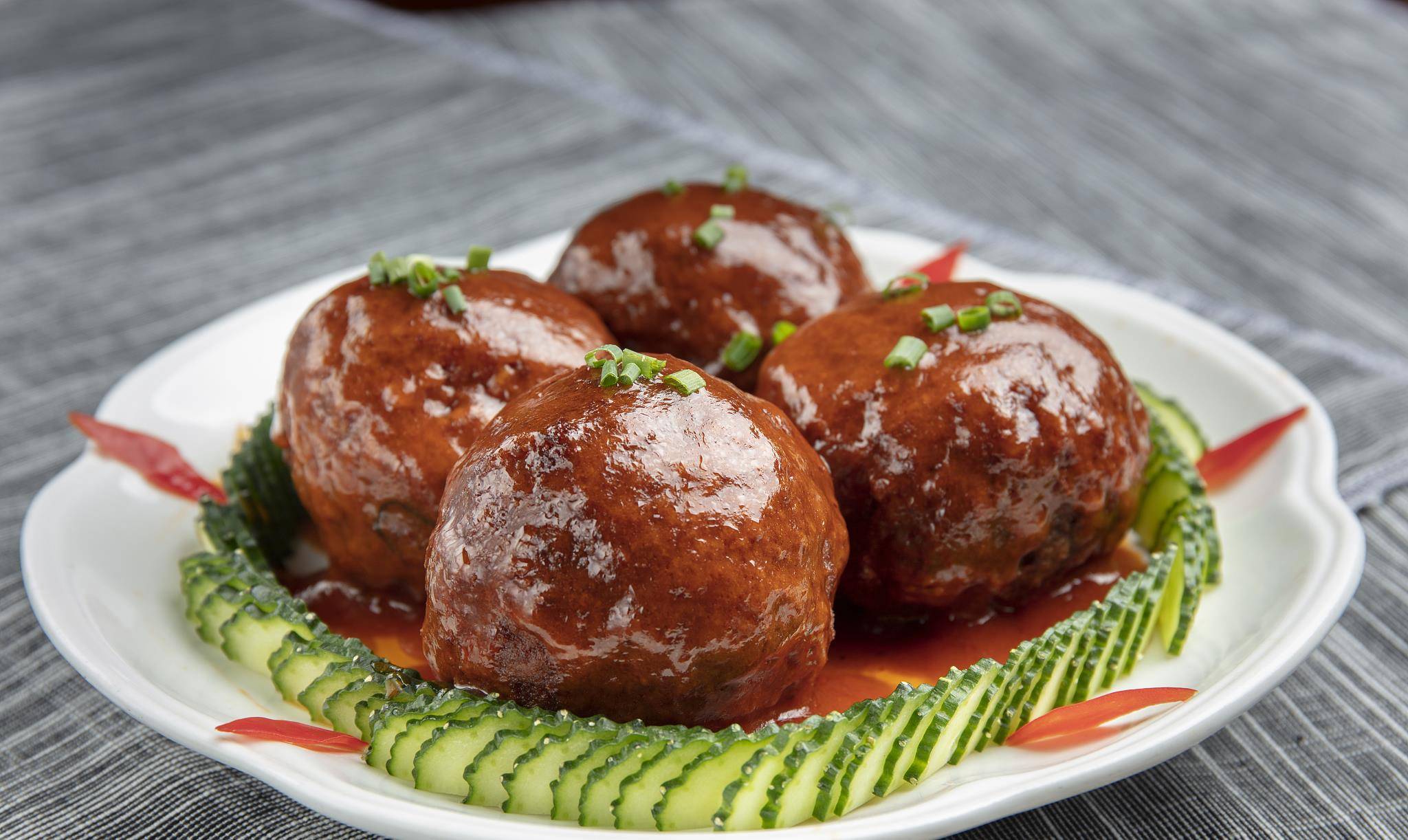 如何做红烧狮子头窍门 b53f57f48fd94346aa95df3149d5827d.jpeg