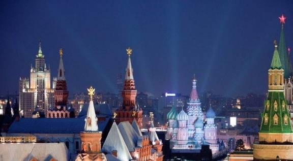 俄罗斯的首都莫斯科，如果和上海对比，哪一座更繁华呢？