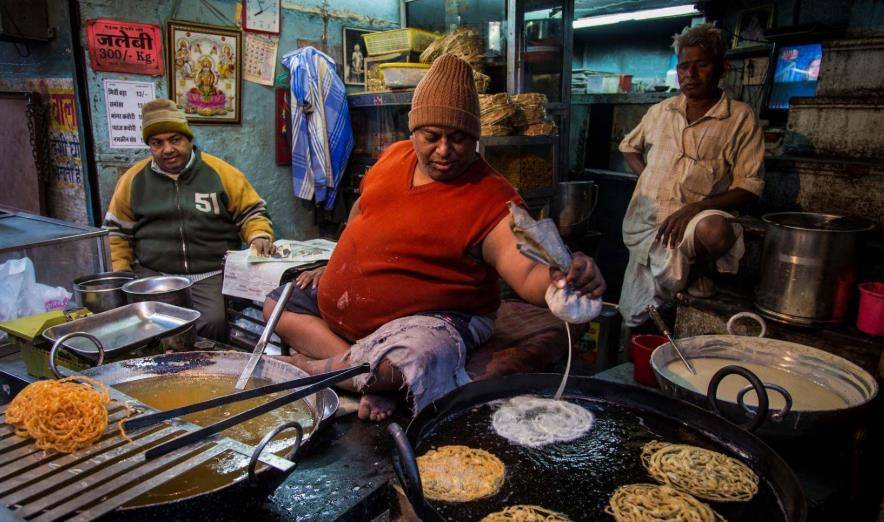 看一看印度流行的街头小吃，你敢挑战哪一种？