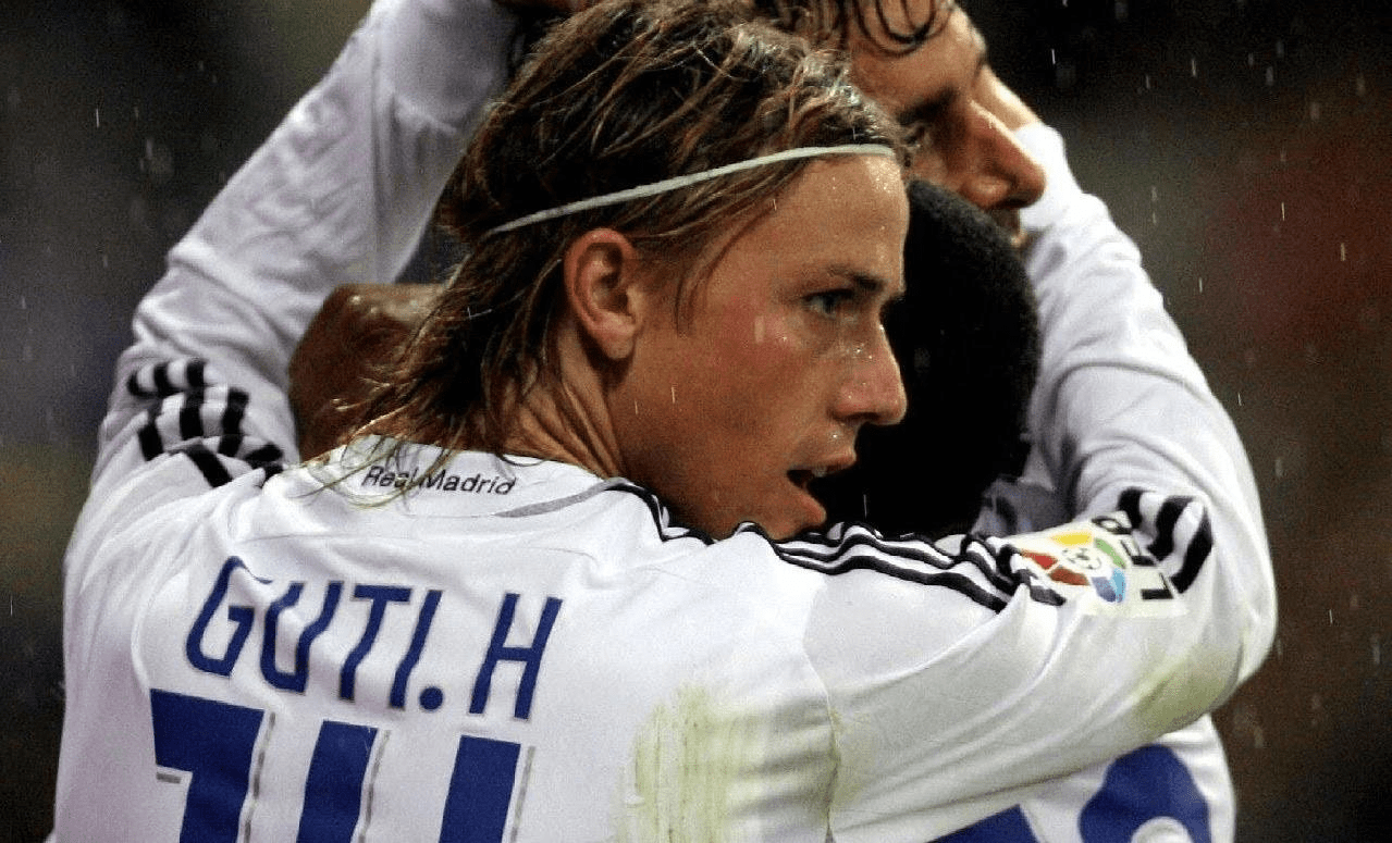 原创fifa足球世界:古蒂表现拉跨,中场进攻漏洞百出,玩家直接删卡