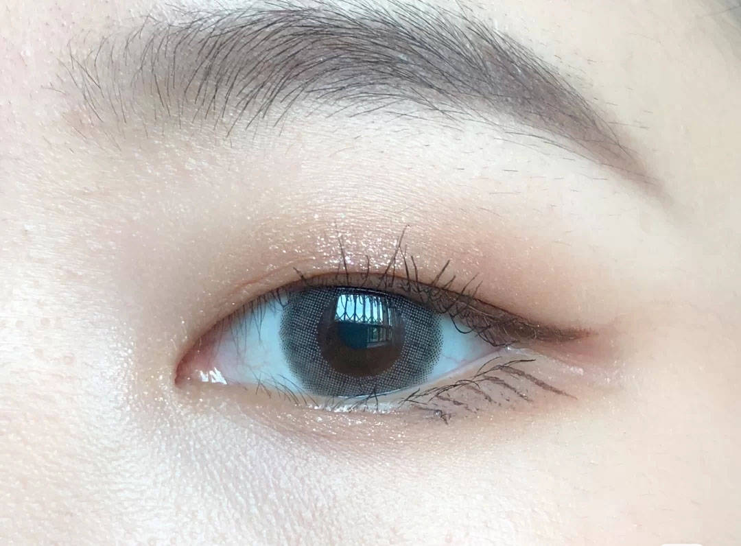 为什么眼睛盯一处盯不长 眼睛盯着一个地方会刺痛