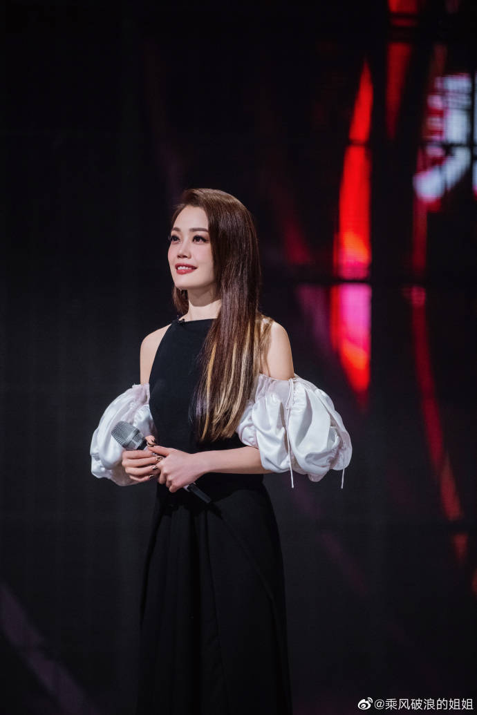 乘风破浪的姐姐五公,那英组达尔文获全季最高分,容祖儿唱哭了