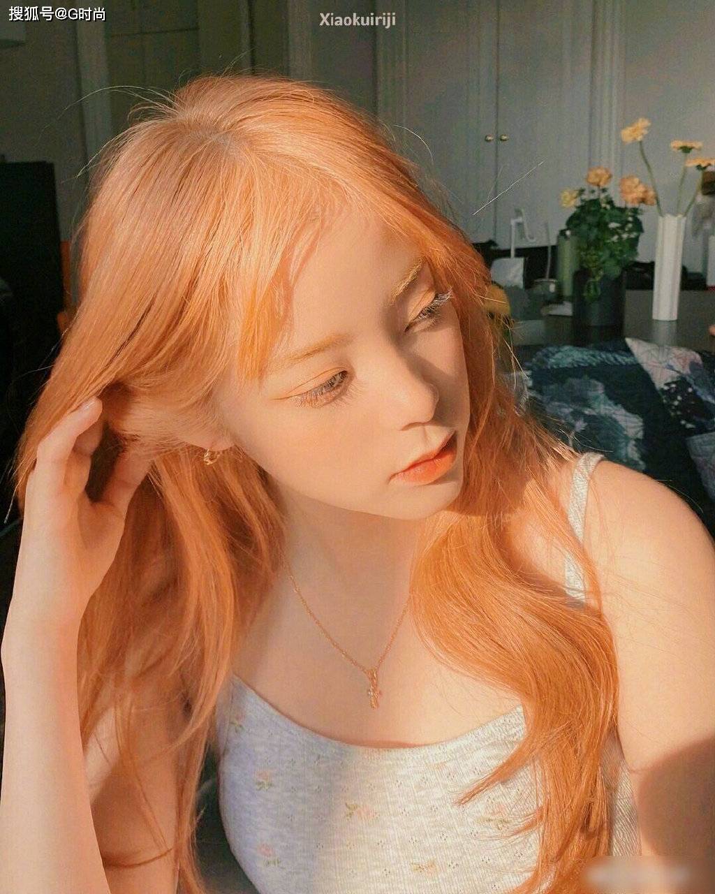 欧阳娜娜金发造型好梦幻,阳光下可爱灵动