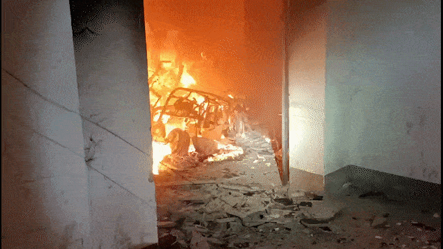 凌晨无锡一车库起火,多辆电动车被烧