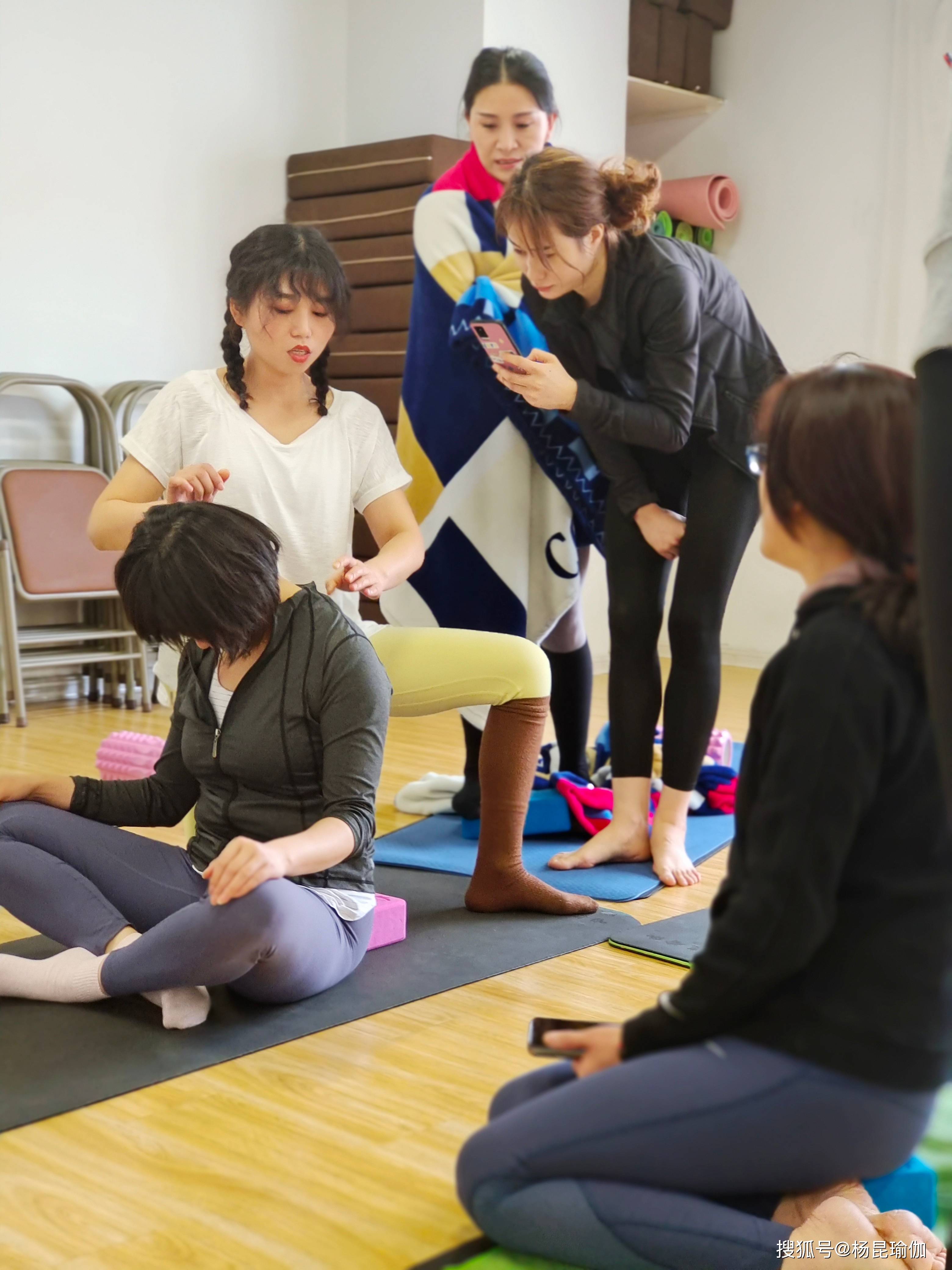 瑜伽教练这就是我们第一步提到的了,零基础学习瑜伽教练培训选对地方