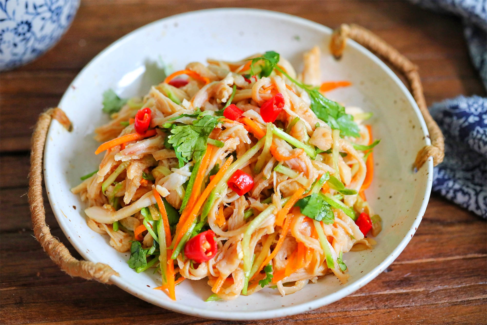 低脂低卡好吃不胖的凉拌黄瓜手撕鸡,好吃到起飞,清爽可口还美味