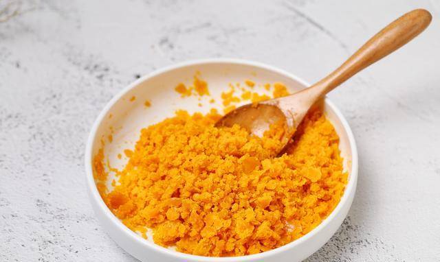 自己怎么做蛋黄油 c95e8a72ae3144bcb7c6317562a81ff1.jpeg