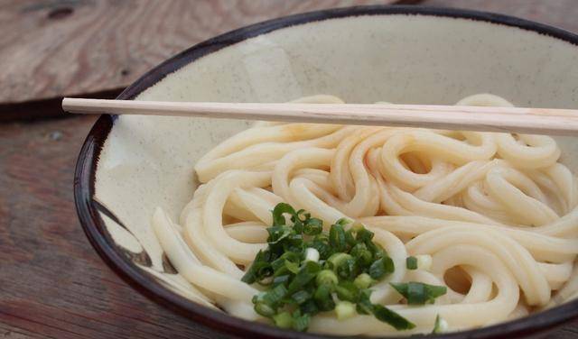 米粉是用什么材料做成的 4a4ccec019eb4b56a5a8c21330ab7fd6.jpeg