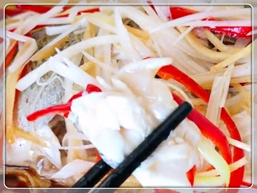 蒸鲈鱼记住这一点,保你蒸出的鲈鱼汁鲜味美肉不老_璐璐