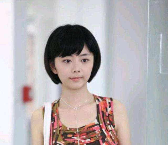 31岁谭松韵17岁旧照流出:什么叫"嫩的出水"我彻底领教了…_根本就是