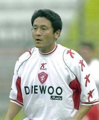 在马明宇离开之后,佩鲁贾从意甲逐渐滑落到意丙,又因财政问题被降入意