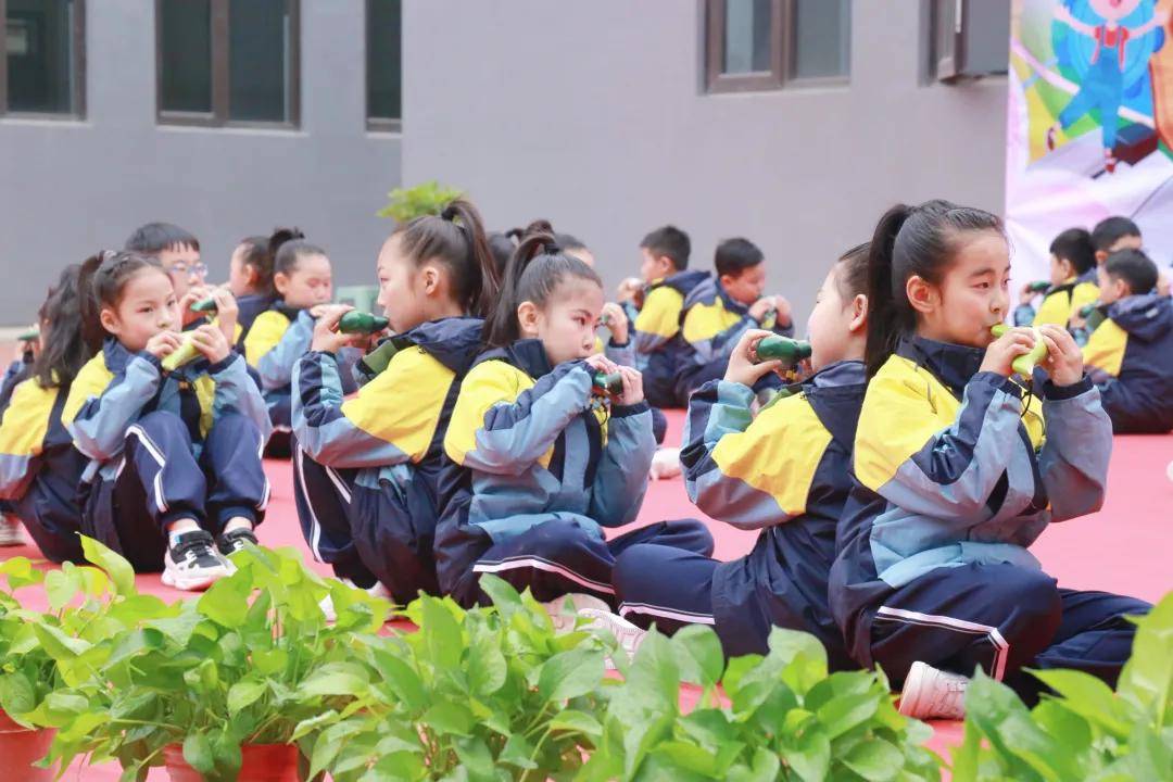 郑东新区永昌小学陶声依旧笛韵悠扬