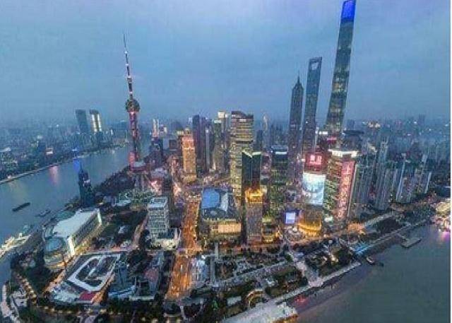 堪称中国第一高楼：投资150亿却只能用50年，台风来临可摆动近1米