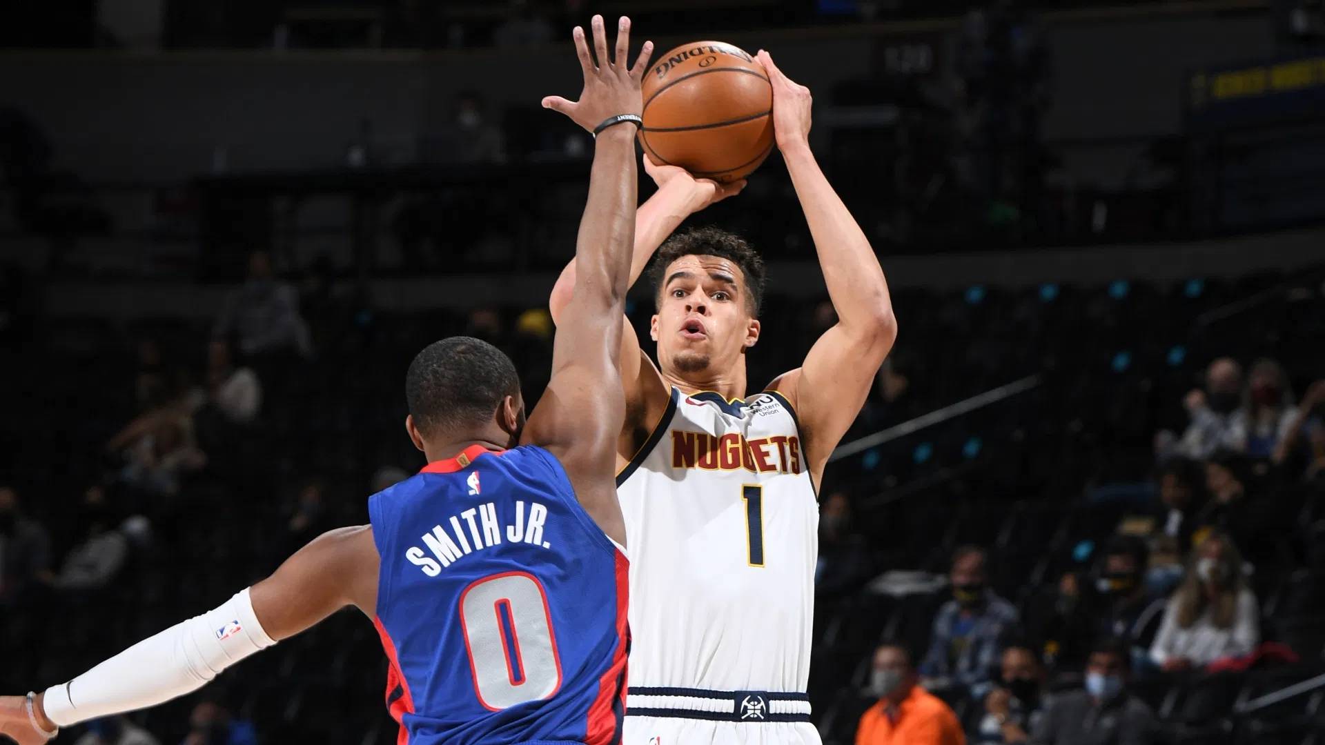 小迈克尔波特,既可以冲击禁区,又能够运球单打,还能够命中远投.