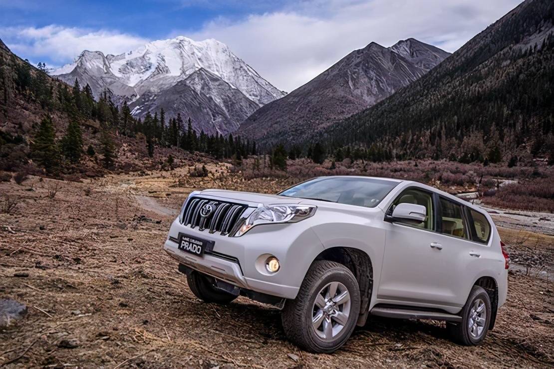 当然普拉多2700也堪称越野之王,拥有绝对信赖的越野性能,而越野性能靠