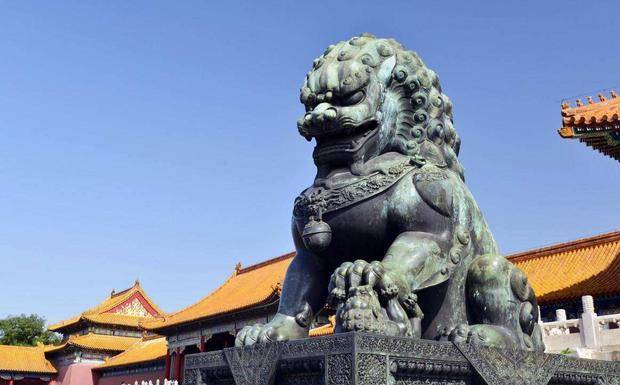 中国并没有狮子，为什么古代建筑的门口总是放置一对石狮子？