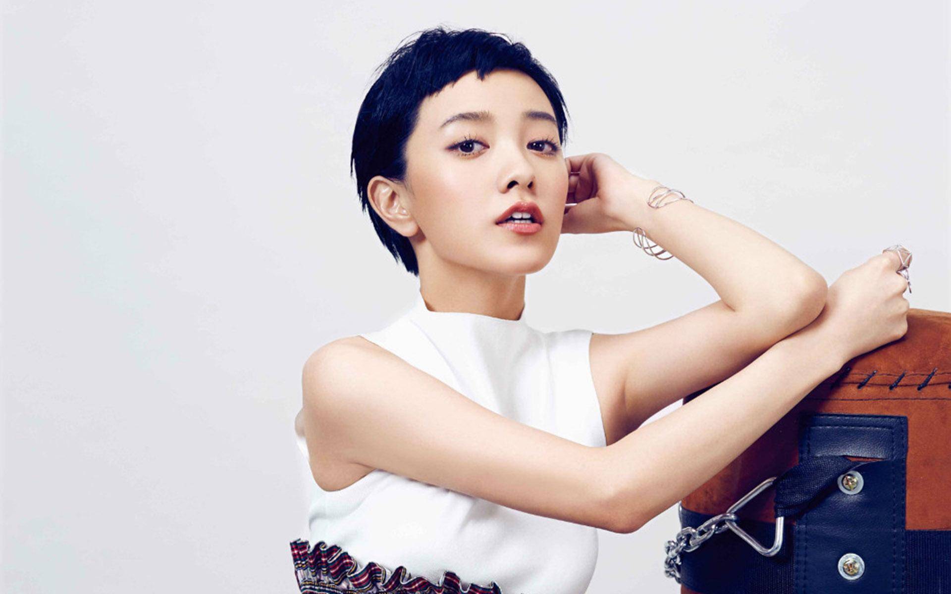 原创baby短发造型登热搜榜首撞脸郭采洁穿着被调侃像济公