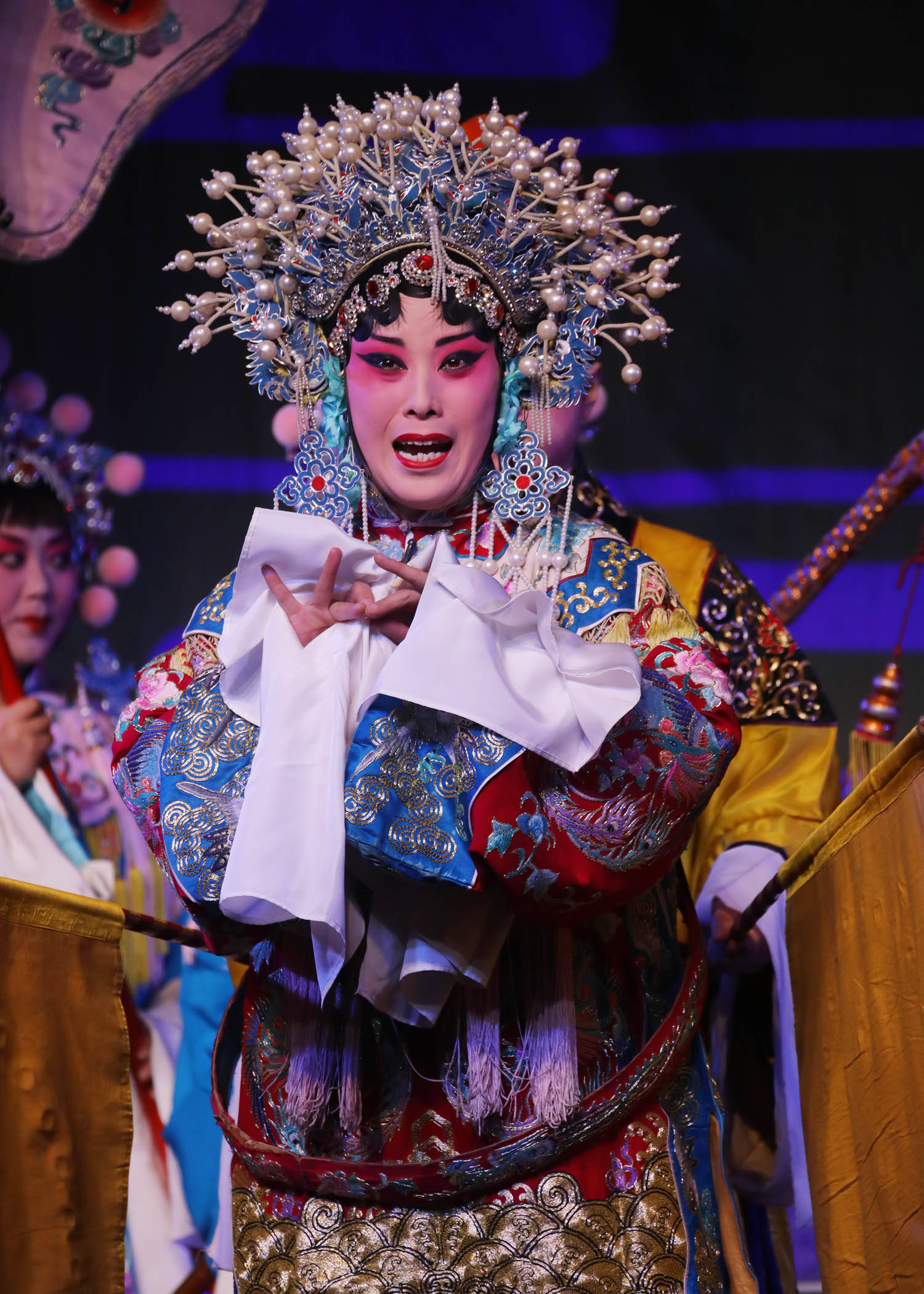 长治市上党梆子剧团走进潞州区屈家庄村惠民演出_秦香莲