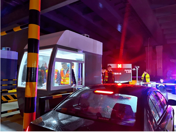 成都绕城高速狮子桥互通d出口通了