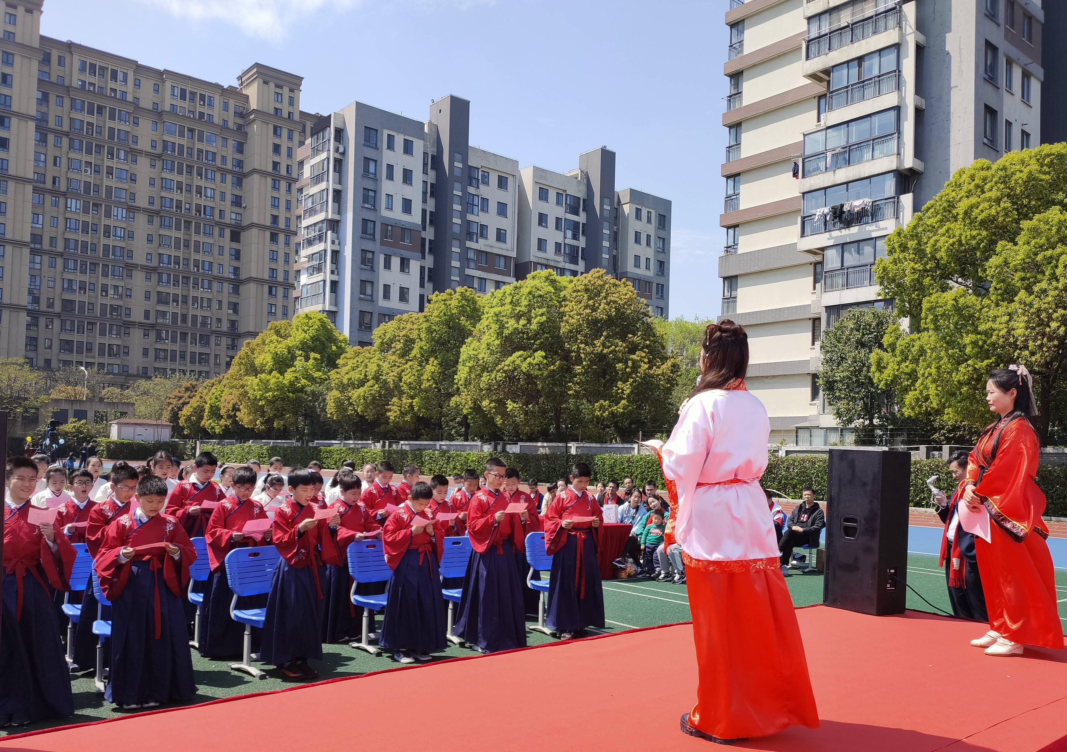 学生顾书源,王瞻宇发表演讲《我的理想.