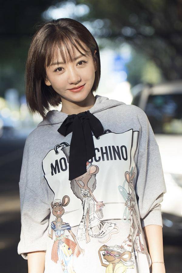 她被粉丝称作 最懒女星 演戏当成兼职 颁奖很少参加 有个性 杨蓉