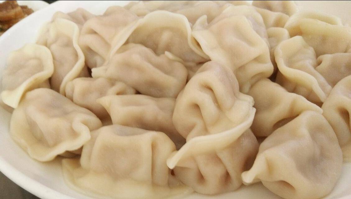 饺子直接蒸会粘吗 d27c62a3fe2d492a9cf54d841e31e453.jpeg