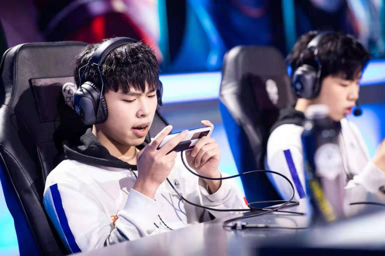 lgd大鹅表现不佳开起批斗会江城眼神充满不屑这个问题急需解决