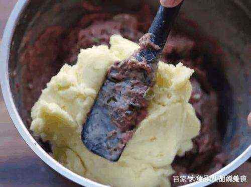 怎样做牛肉饺子馅不硬 5c453713a39b4aca8e312df9a787855e.jpeg