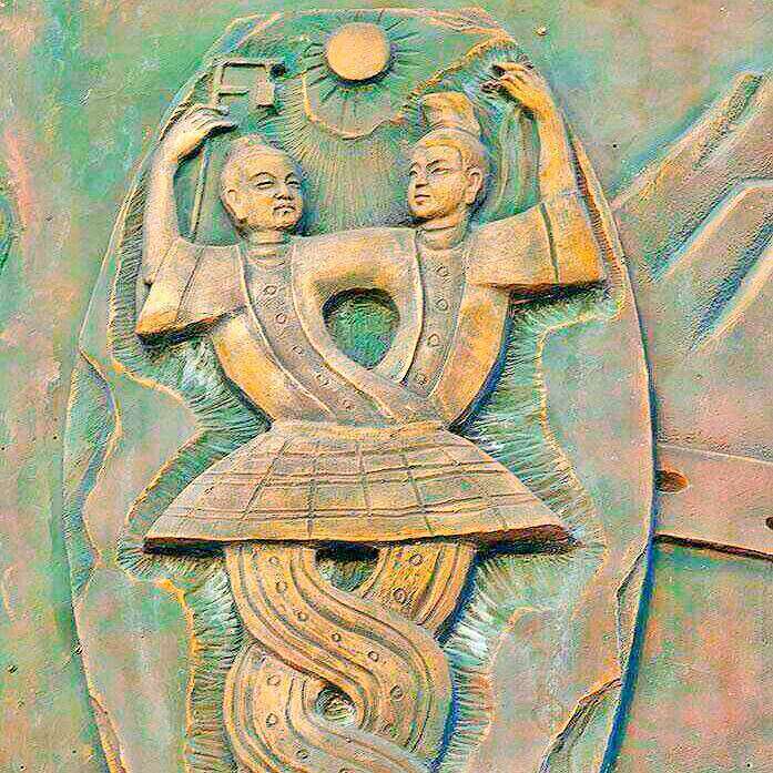 答:濮人始祖是伏羲第四子水蛇墨檊,以蛇为氏族图腾.