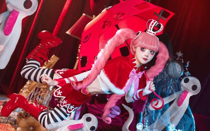 最美海贼王佩罗娜cos古灵精怪双马尾不堪一握杨柳腰