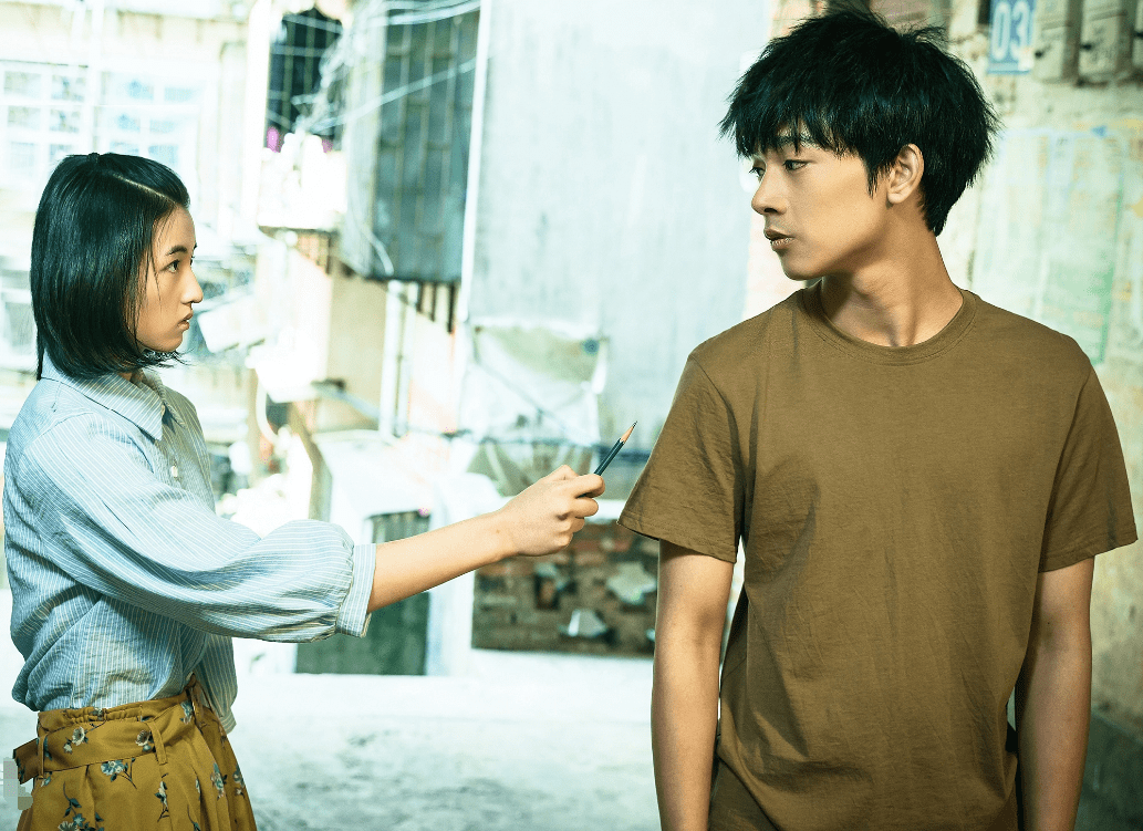 《姐姐教弟弟戴雨伞》导演解读