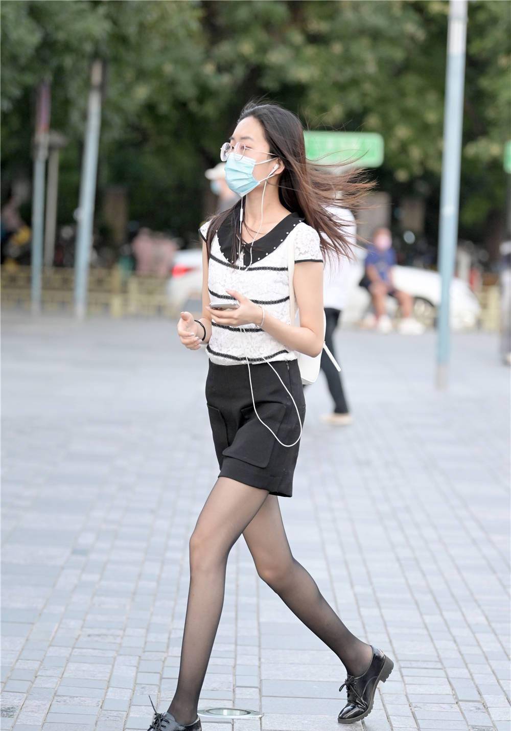 穿高跟鞋的好处的感受 c3fdf11ad22047a9a85554fde1e4b46c.jpeg