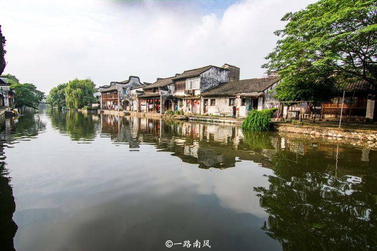 浙江第一丝绸名镇，财产超千万两白银的就有四人，现为旅游胜地
