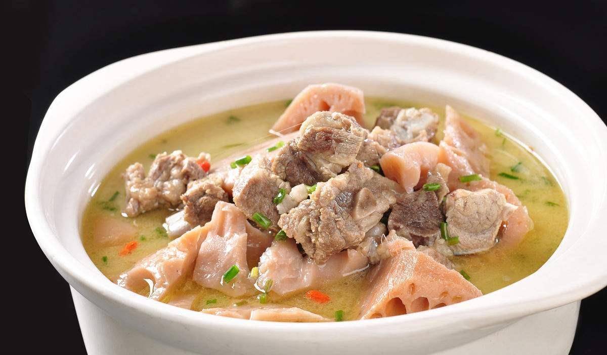 排骨汤怎么炖补气血 535c50a1d9404f7d9101d45463f60be3.jpeg