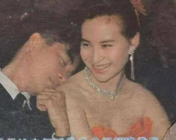 何超琼 陈百强 a903a37a4654408b8e27510880711b13.jpeg