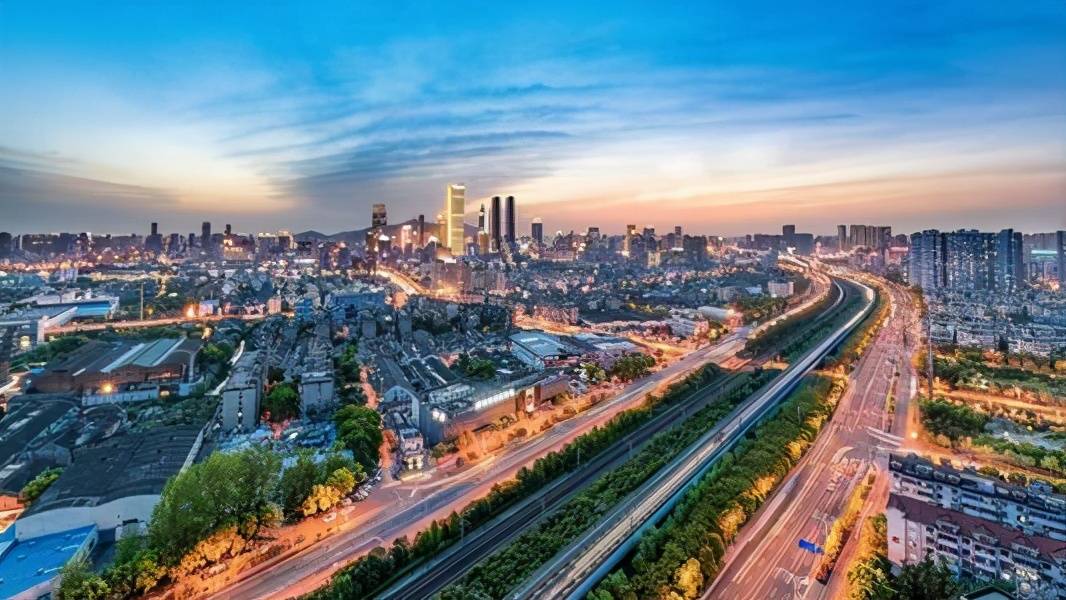 扬州如何成为江苏省的中心城市