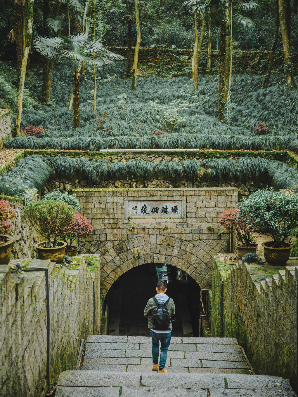 杭州后花园桐庐，有座人间仙境世间罕有，被称为诸洞之冠