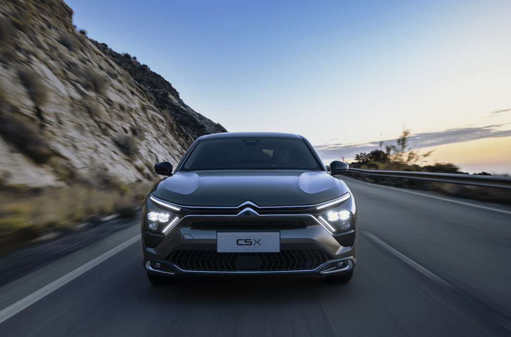 "凡尔赛"本赛!东风雪铁龙凡尔赛c5x全球首秀