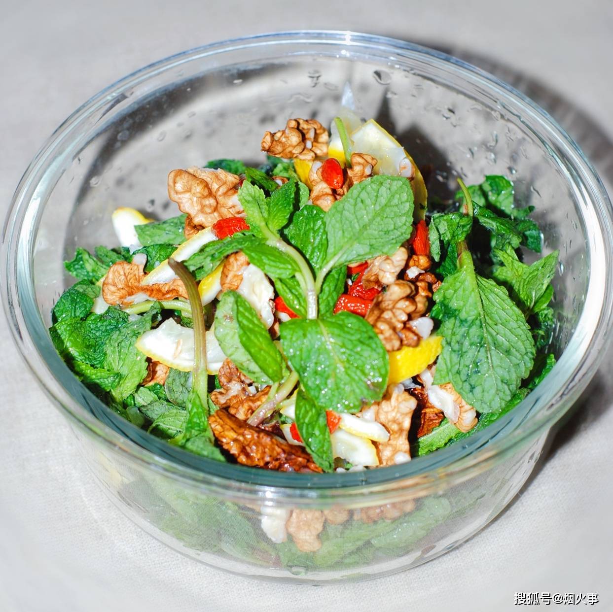 石香菜是河南等地区乡间常见的一种调味野菜,是一种多年生的草本植物.