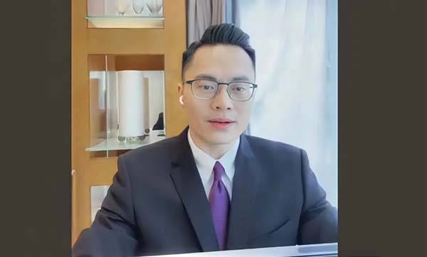 图为毕业生代表梁熙分享