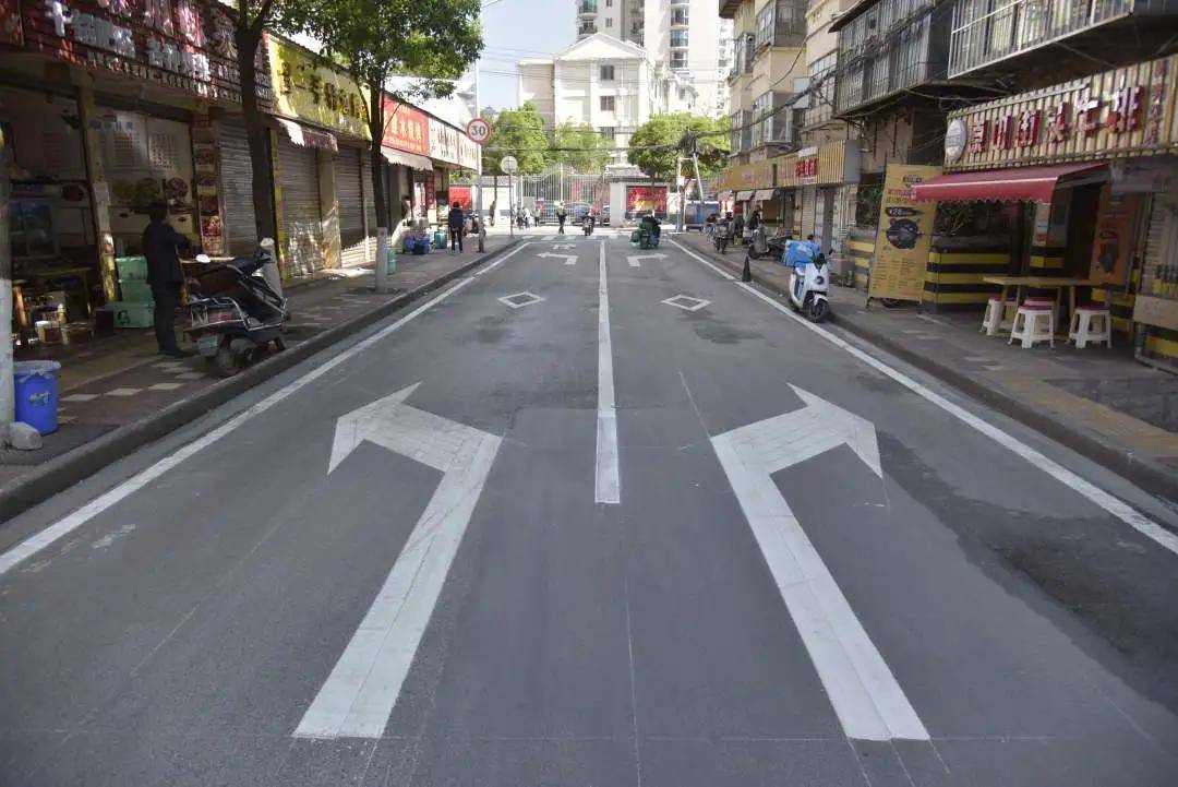 注意昆明这条路即日起实行单向通行