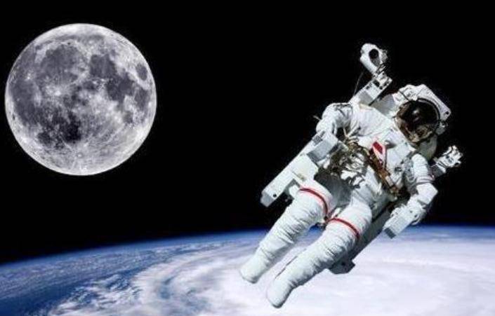 飞行员|18年前杨利伟登上太空时，为什么要带手枪？这是苏联的教训