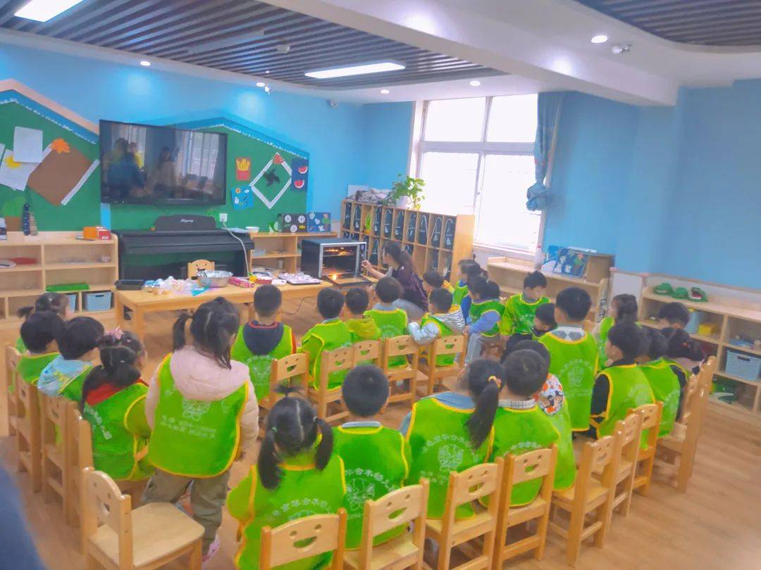 京華合木德培dap課題制課程帶孩子尋找幼兒園裡的春天